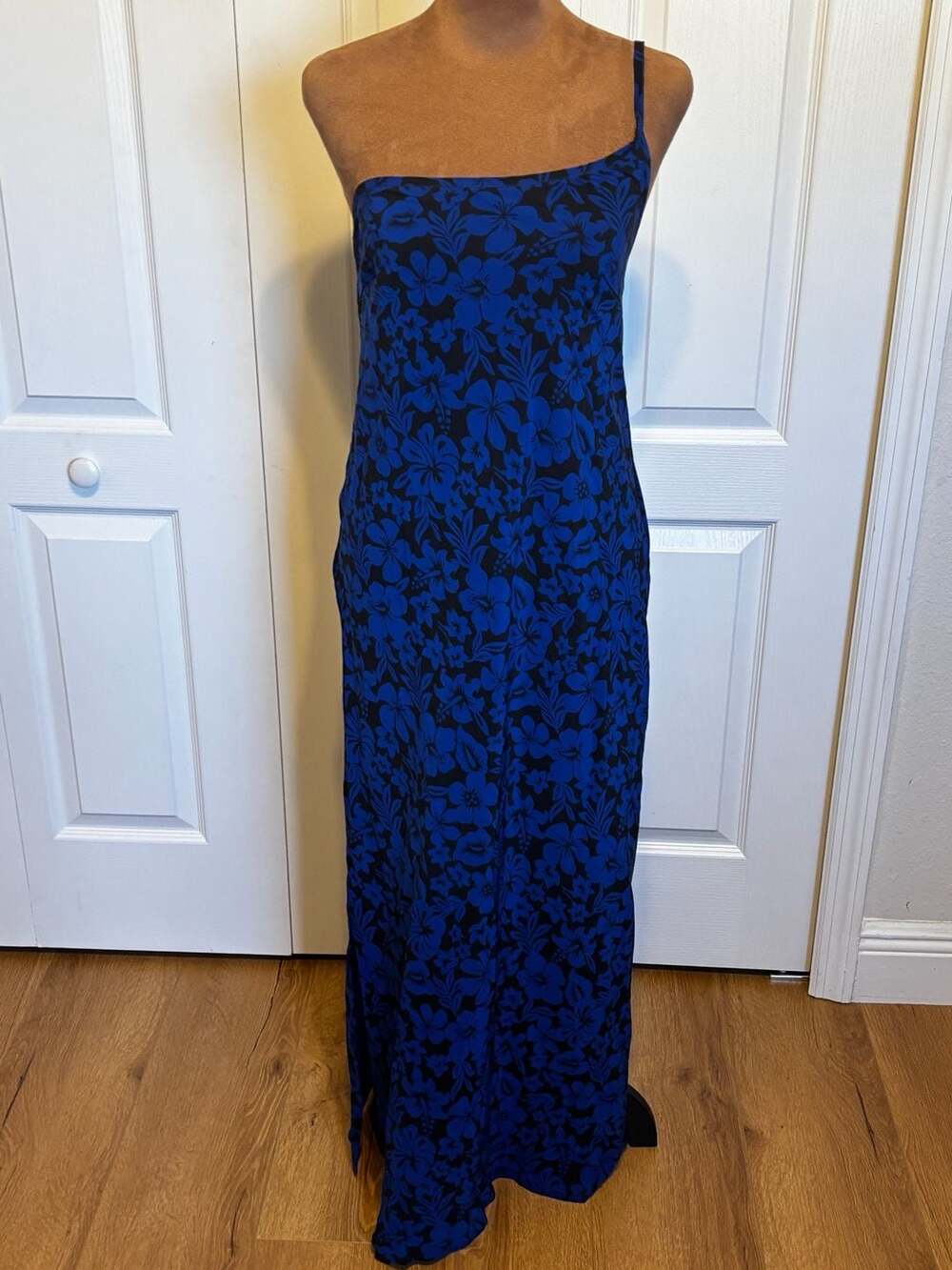 NWT ACACIA Jolene Dress Alau Blue Floral One Shoulder Maxi Dress M